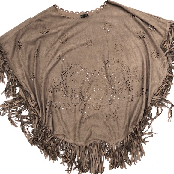 Coco + Carmen Ashland Faux Suede Fringe Poncho - Picture 1 of 8